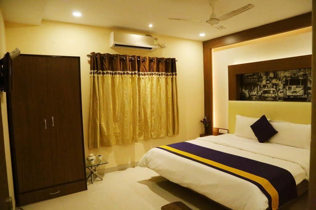 כלכותה Oyo 460 Hotel Ivory Residency מראה חיצוני תמונה