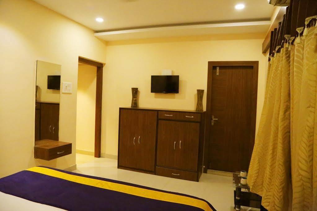 כלכותה Oyo 460 Hotel Ivory Residency מראה חיצוני תמונה